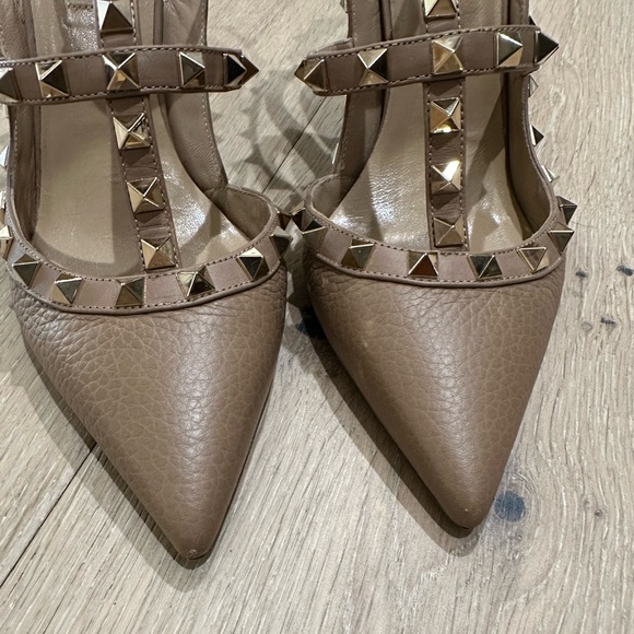 Valentino Rockstud T-Strap Pointed Toe Pump 37.5 - Picture 11 of 12